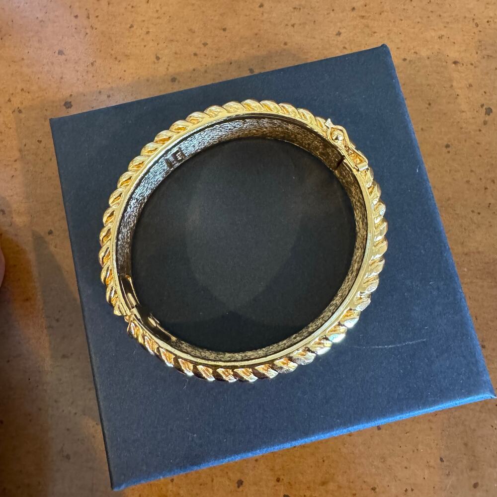 CHANEL Gold Tone Hinge Bangle Bracelet – Rare – 16cm - Picture 6 of 10